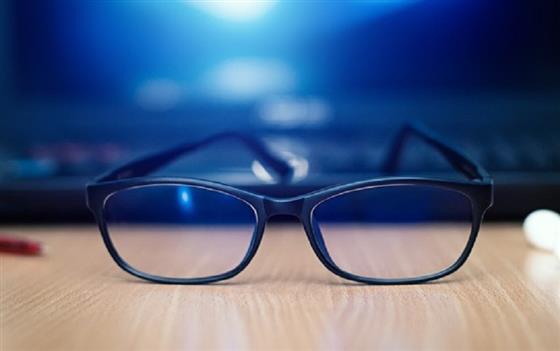 The Truth About Blue Light Blocking Glasses: Do They Really Protect Your Eyes?