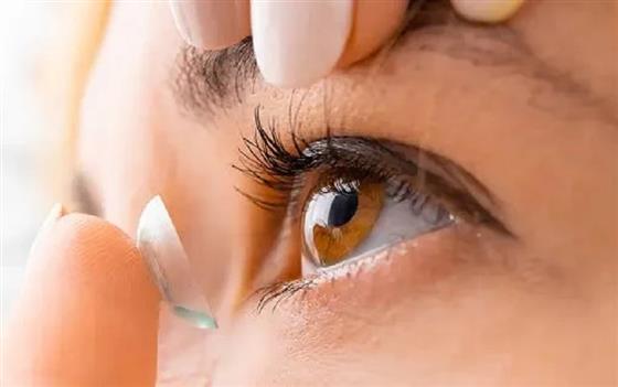  Make a Bold Statement: Hottest Colored Contact Lens Trends of the Year