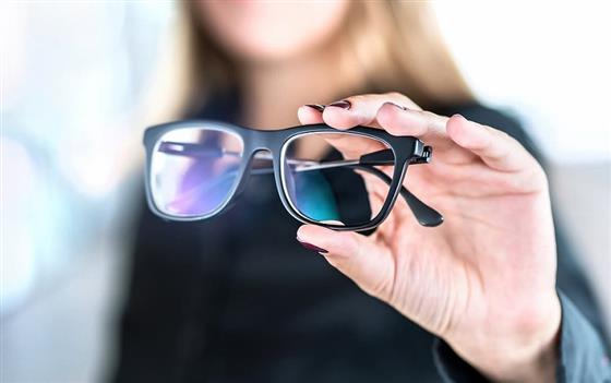  How Anti-Reflective Coatings on Eyewear Can Sharpen Your Vision?